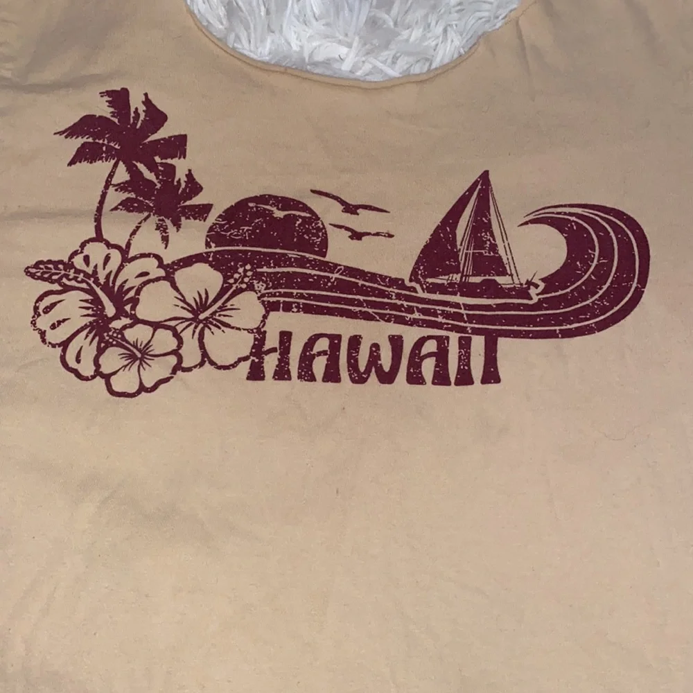 Hawaii Crop Top - Picture 2 of 4
